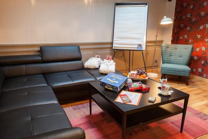 Hotel Le Robinet D'or Canal Saint Martin Parijs